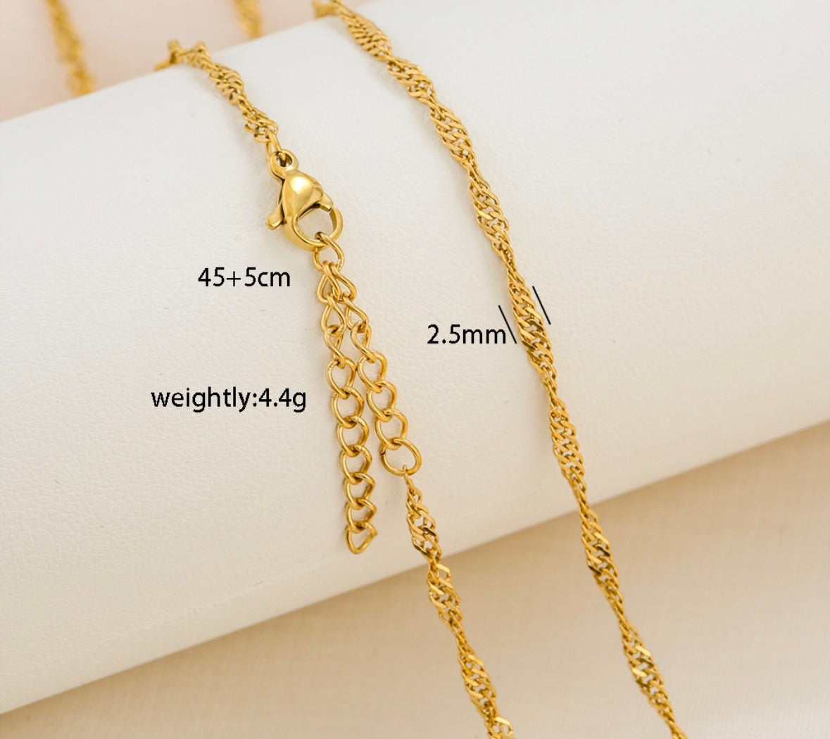 C1488 collar dorado cadena torcida acero inoxidable chapada en oro de 18k