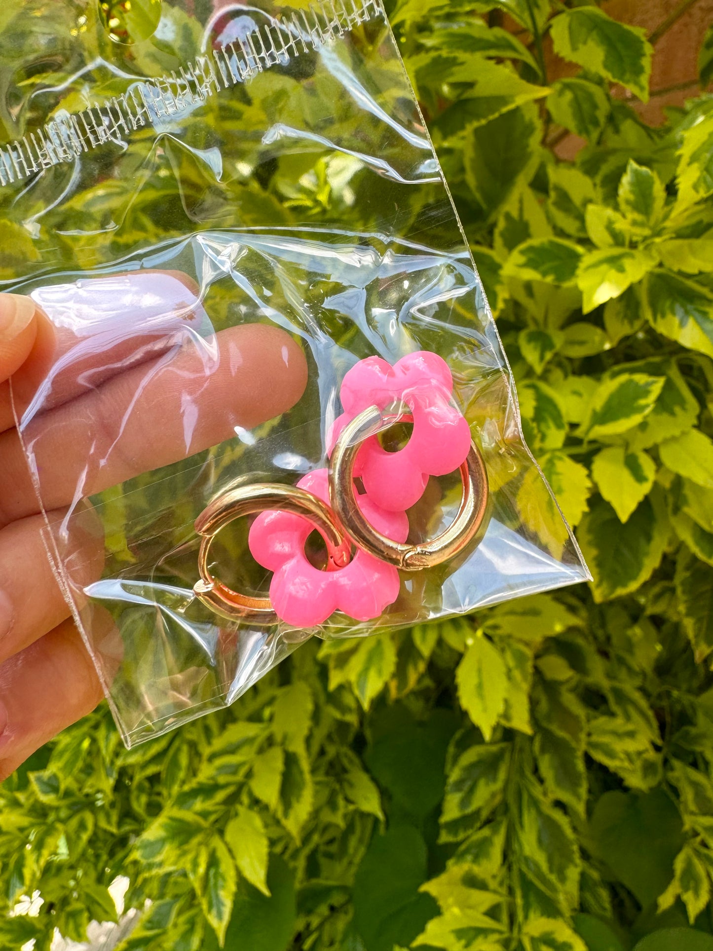 Aretes E5F Flor Chica Argolla Aleación Fucsia