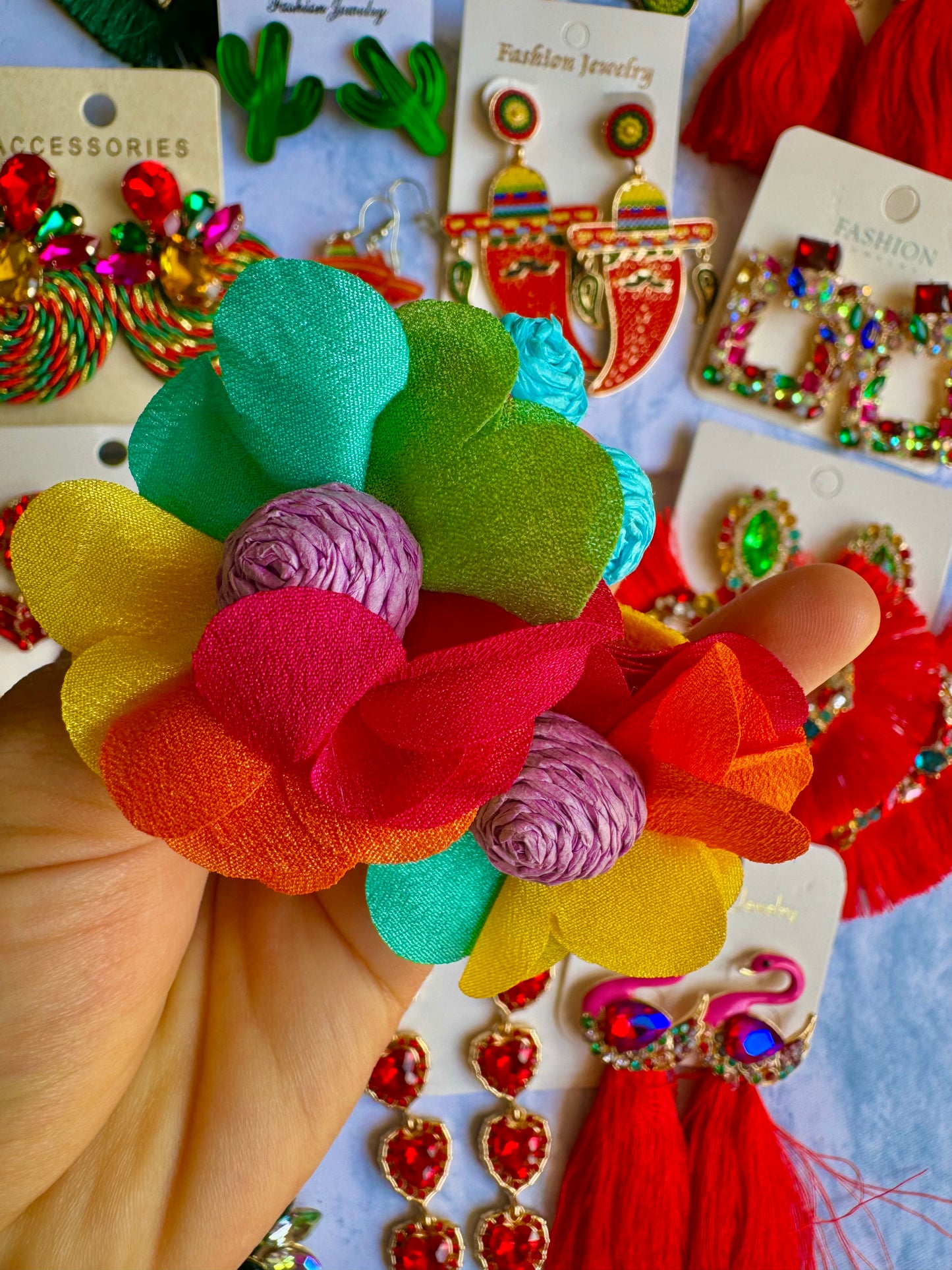 E1741 Aretes flor colorida tela ligera