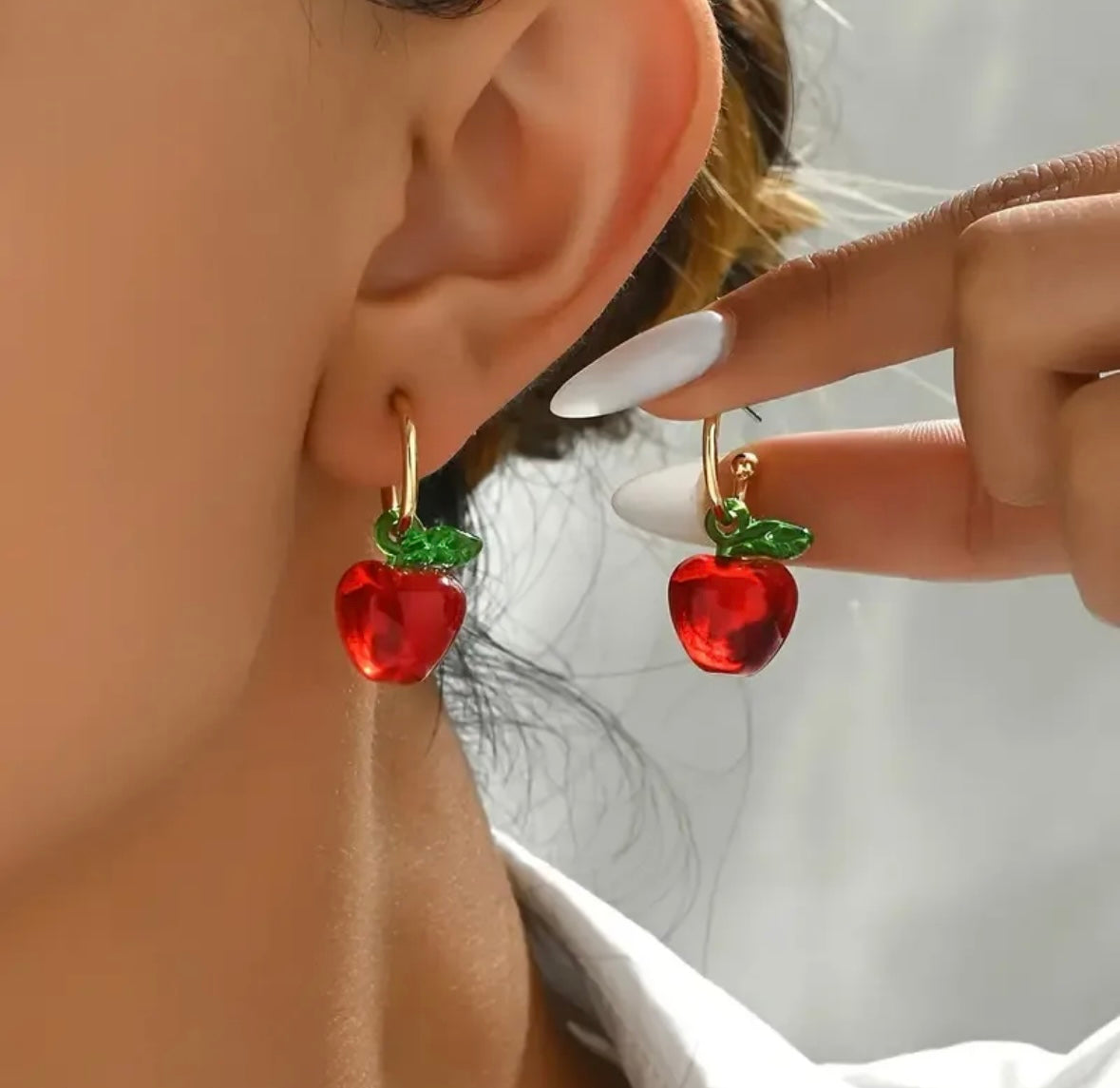 E2515 Aretes manzana resina argolla 3cm