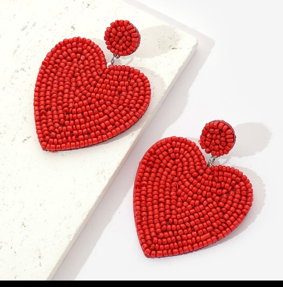 E5118 Aretes corazón chaquira roja aleacion 6cm