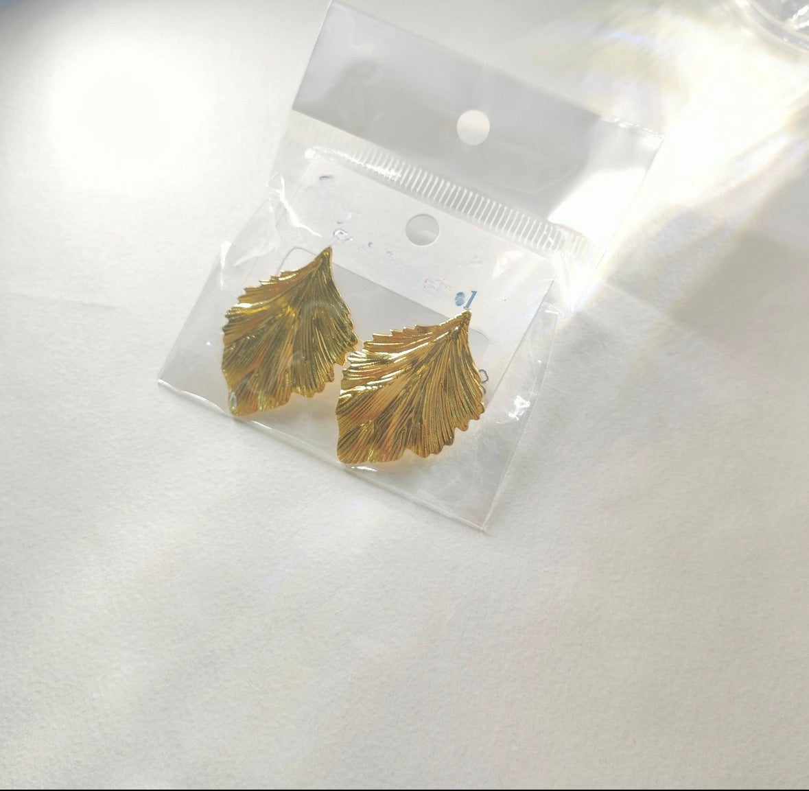 E5117 Aretes hoja dorada acero inoxidable 3cm