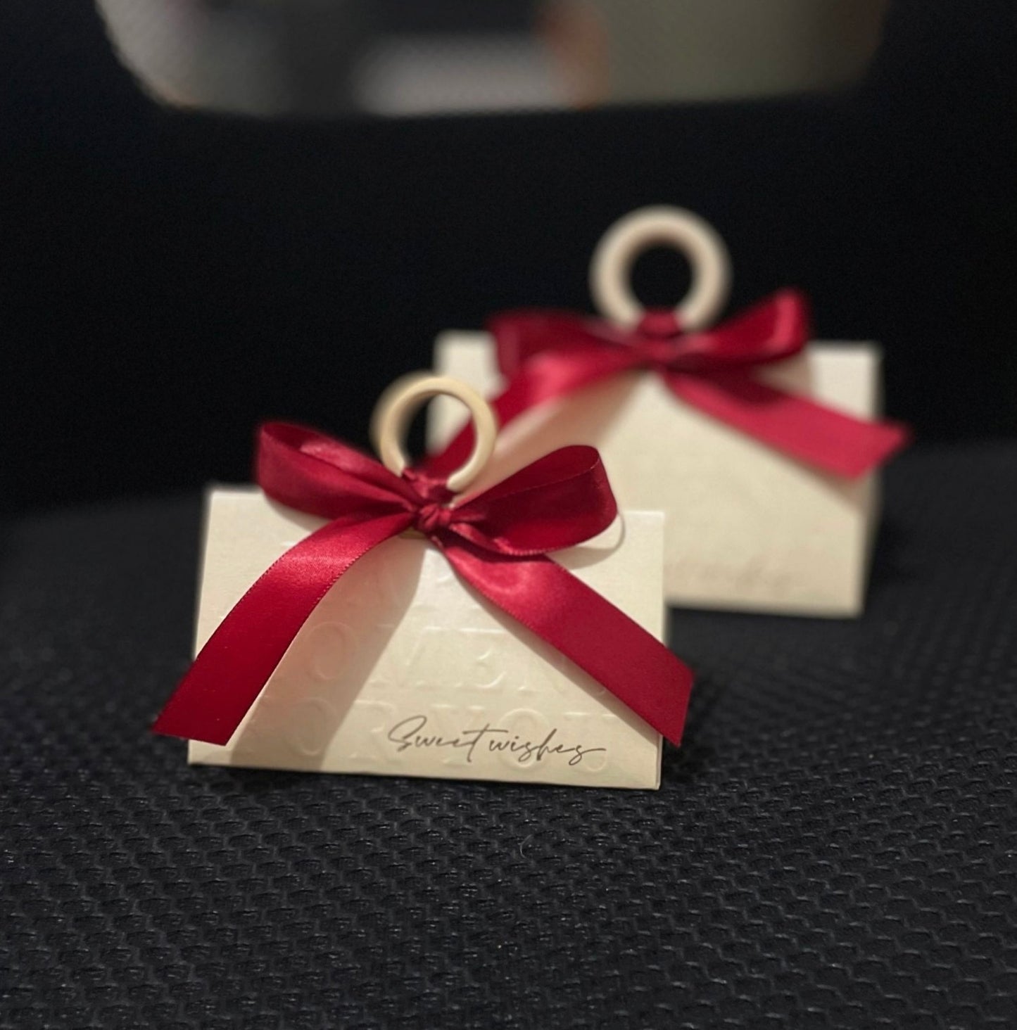 AC79B Caja regalo blanca moño rojo papel boda 7.5x12.5cm