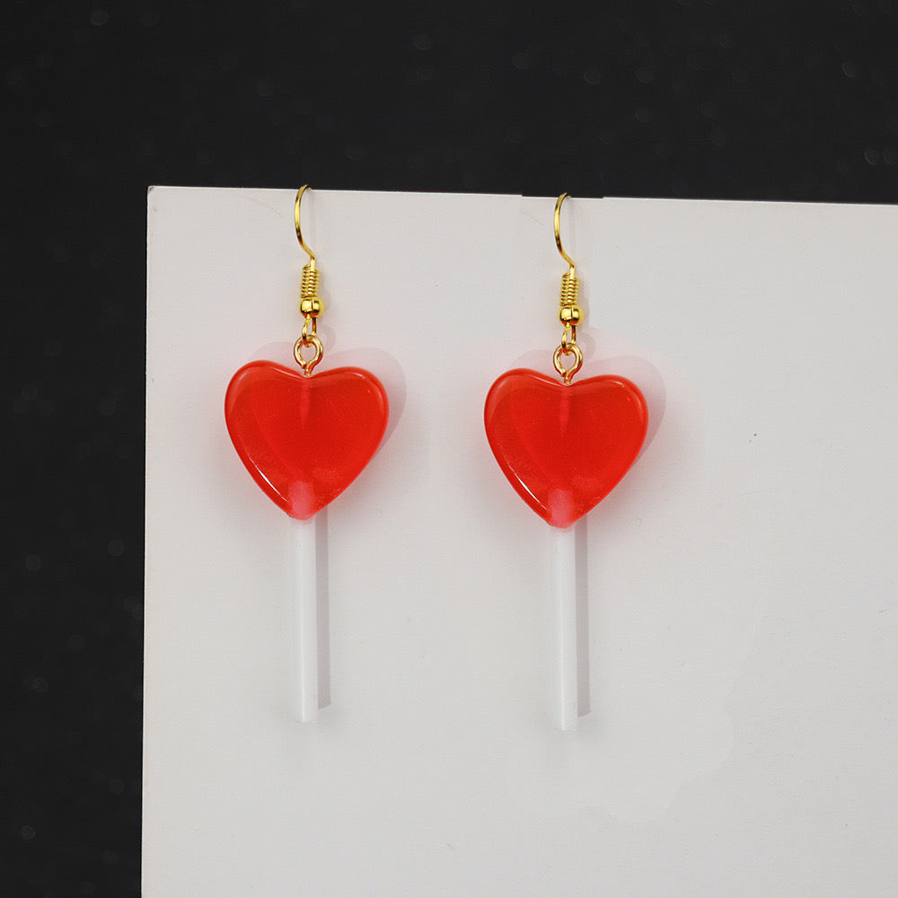 E2321R Aretes paleta corazon resina gancho 6.5cm