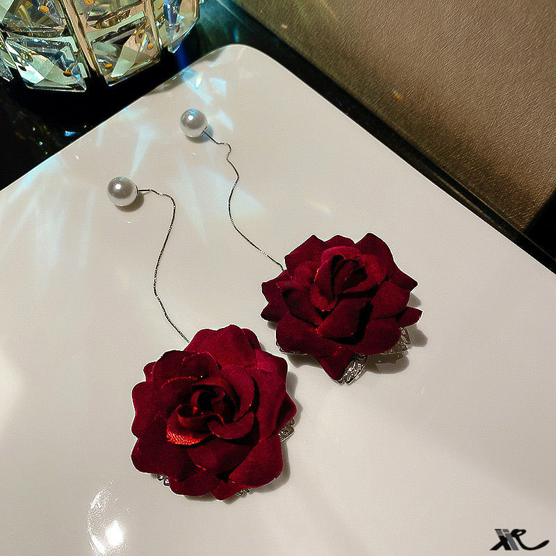 E7332 Aretes rosa guinda perla elegante base plateada 12cm