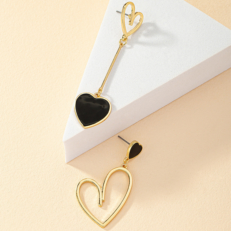 E2585 Aretes corazones asimétricos aleacion 7cm