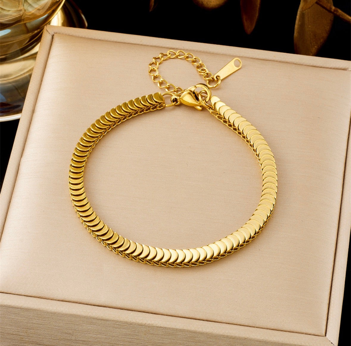 B757 Pulsera dorada acero de titanio 20cm