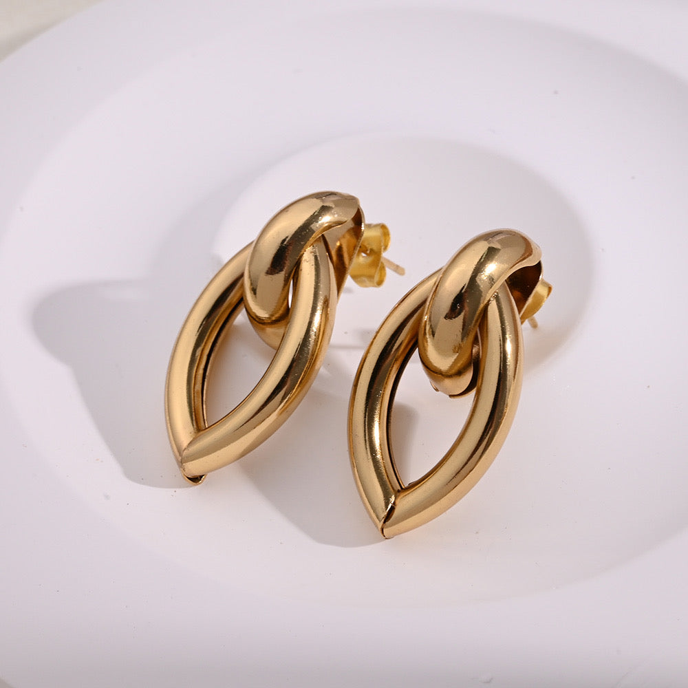 E4294 Aretes óvalo dorado acero inoxidable 3cm