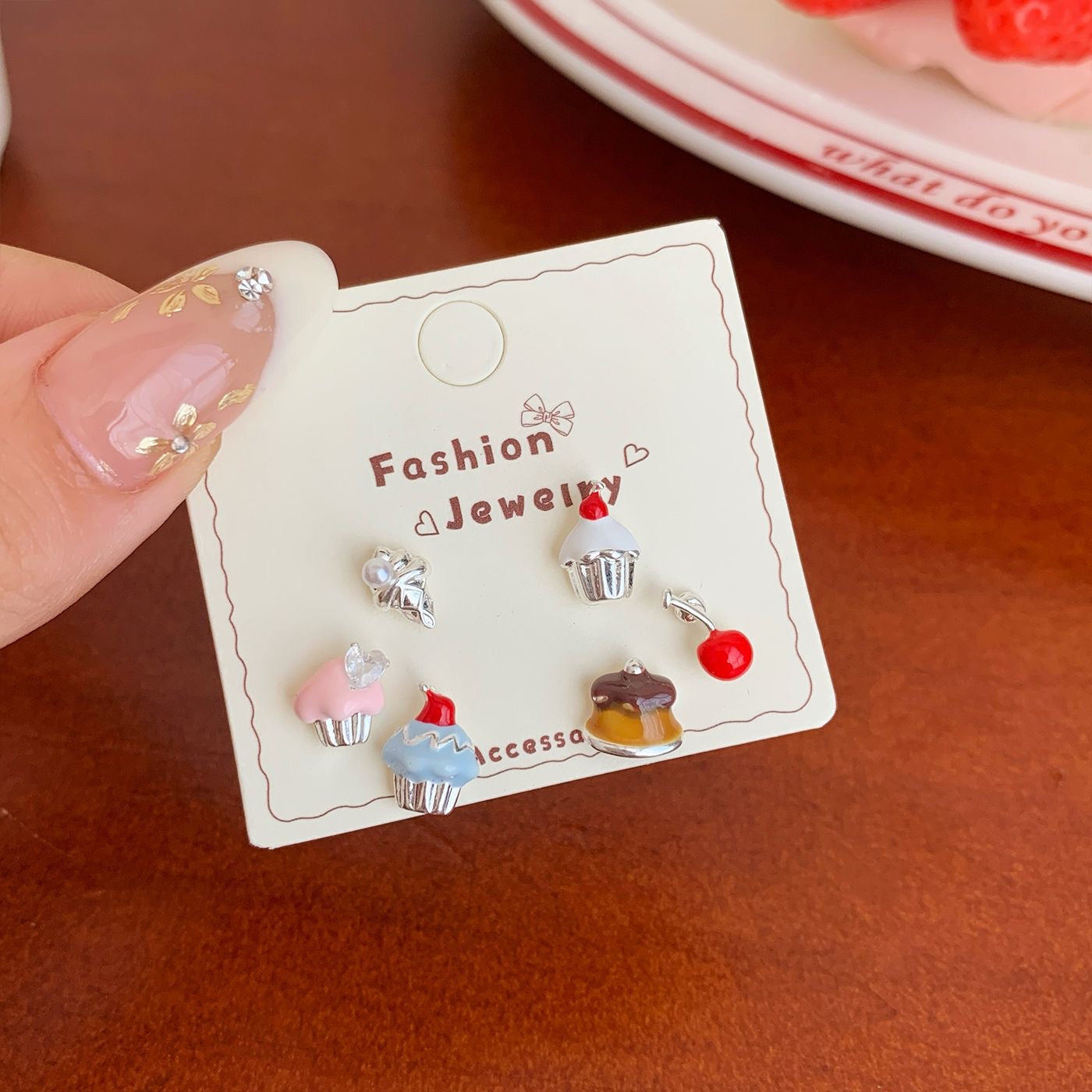 E4419 Conjunto de aretes cupcakes aleacion poste de plata .9cm