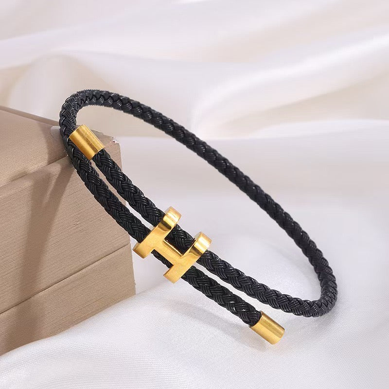 B397 Pulsera cuero sintetico negro acero de titanio ajustable