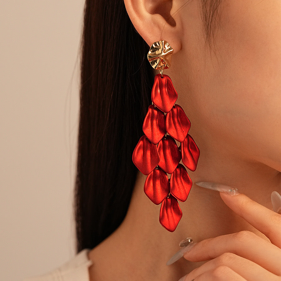 E7154 Aretes pétalos rojos en forma rombo aleacion 9cm
