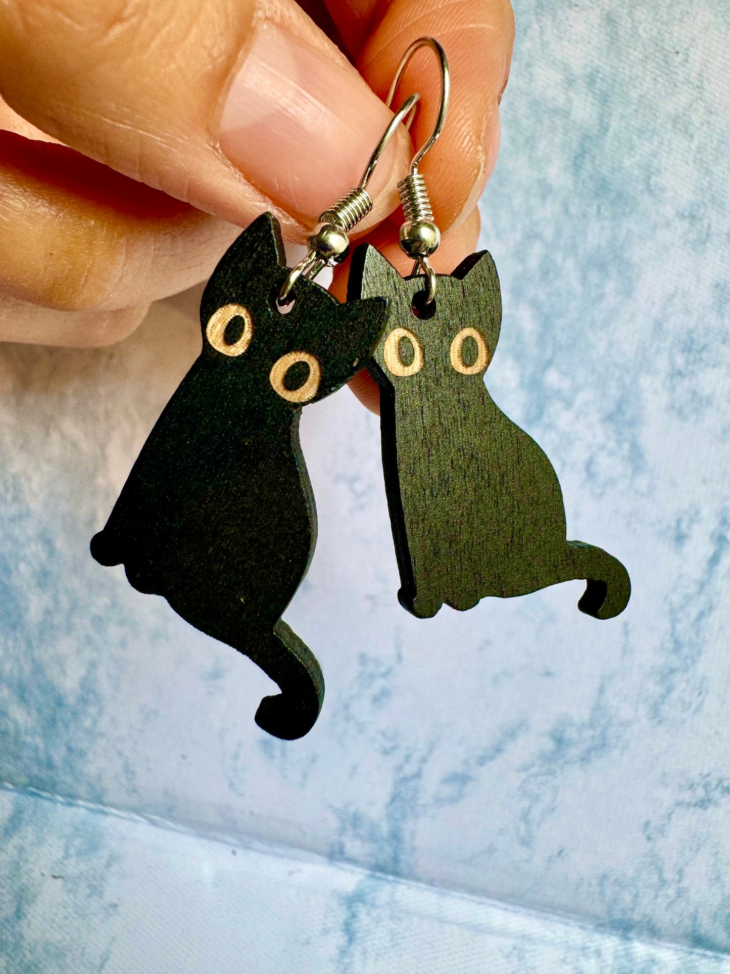 E369 Aretes Gato Negro Madera Halloween