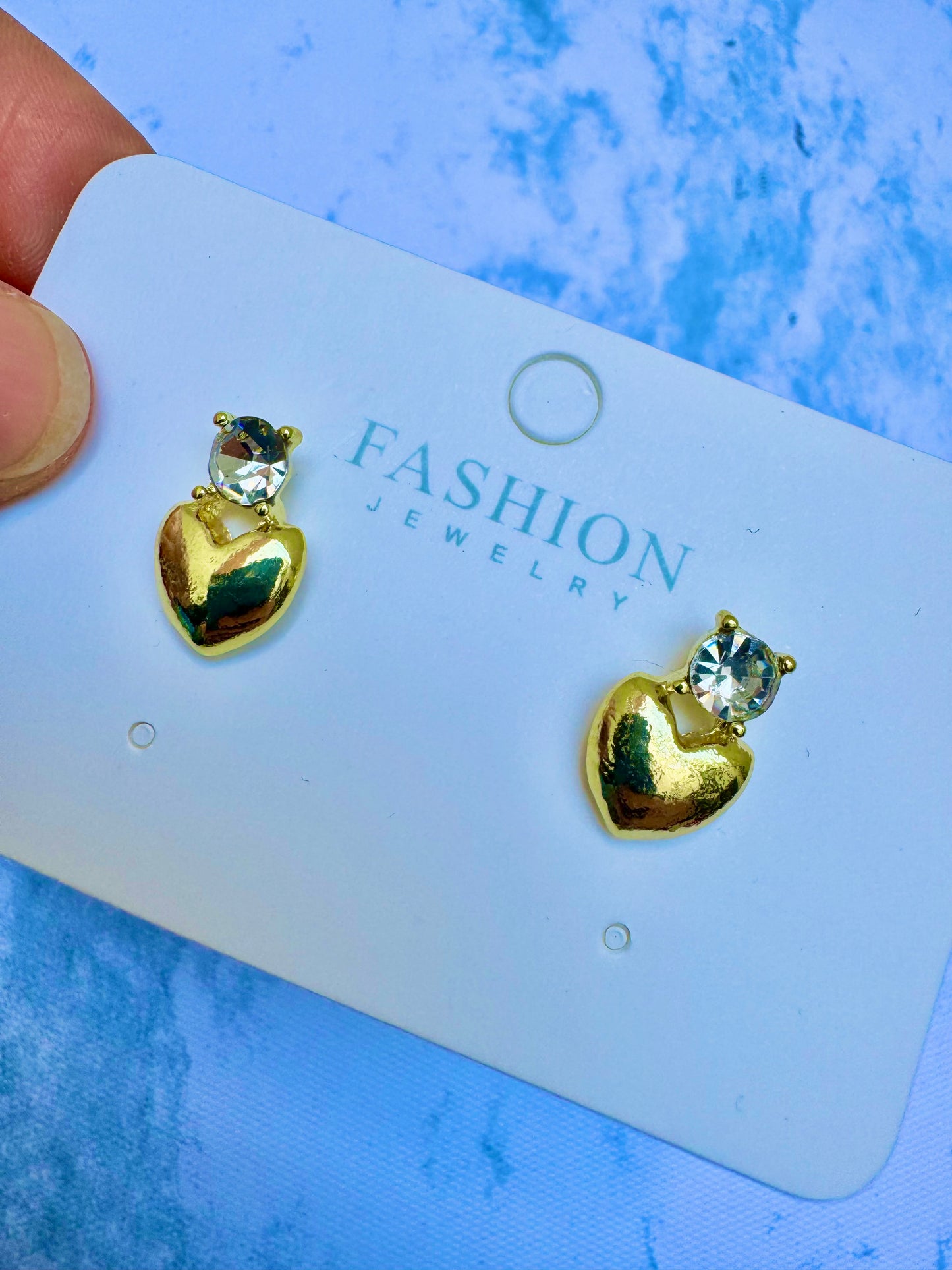 J384D Aretes corazon chico dorado 1.5cm