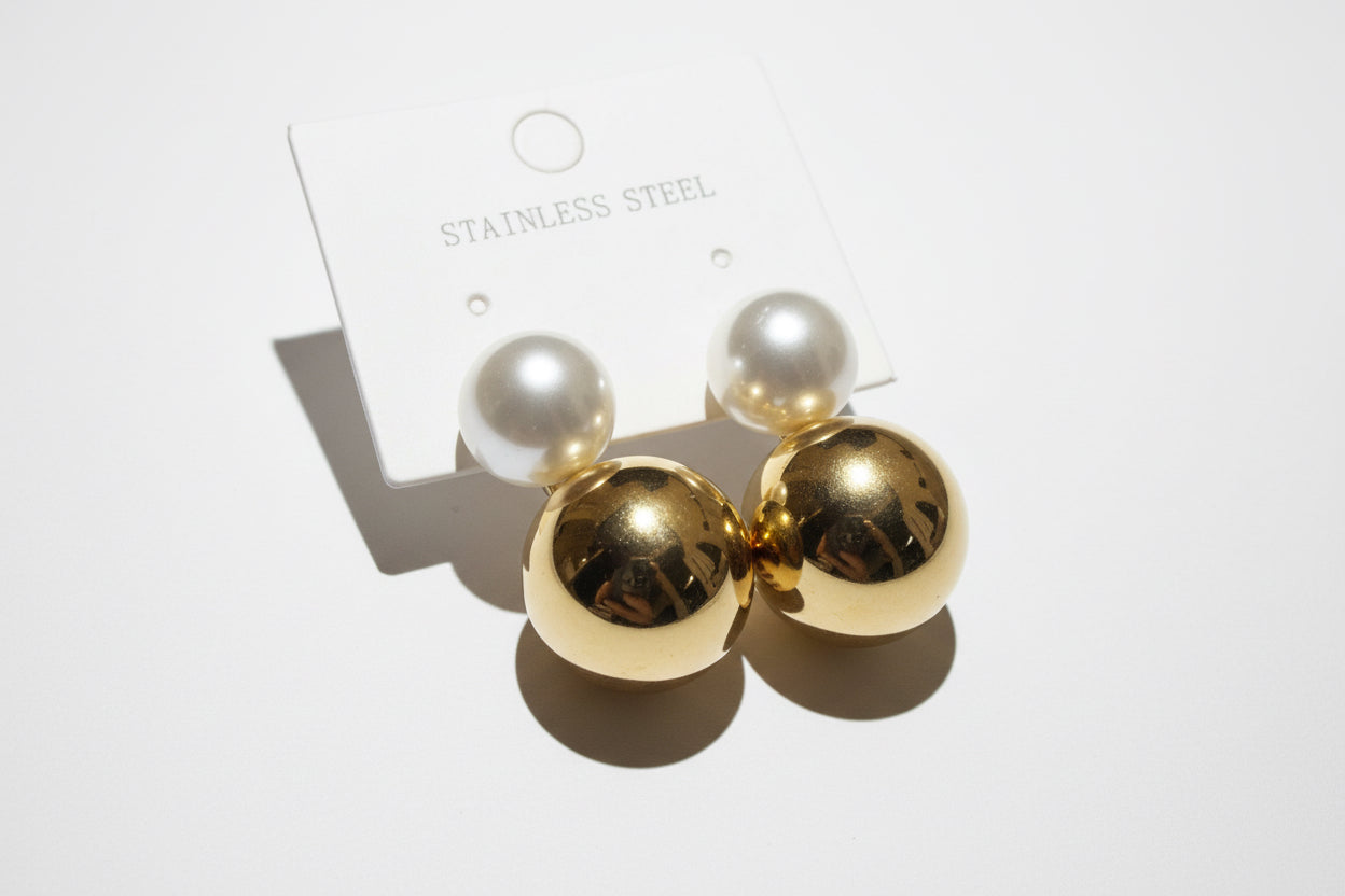 P09 aretes perla dorada y beige acero inoxidable 4cm