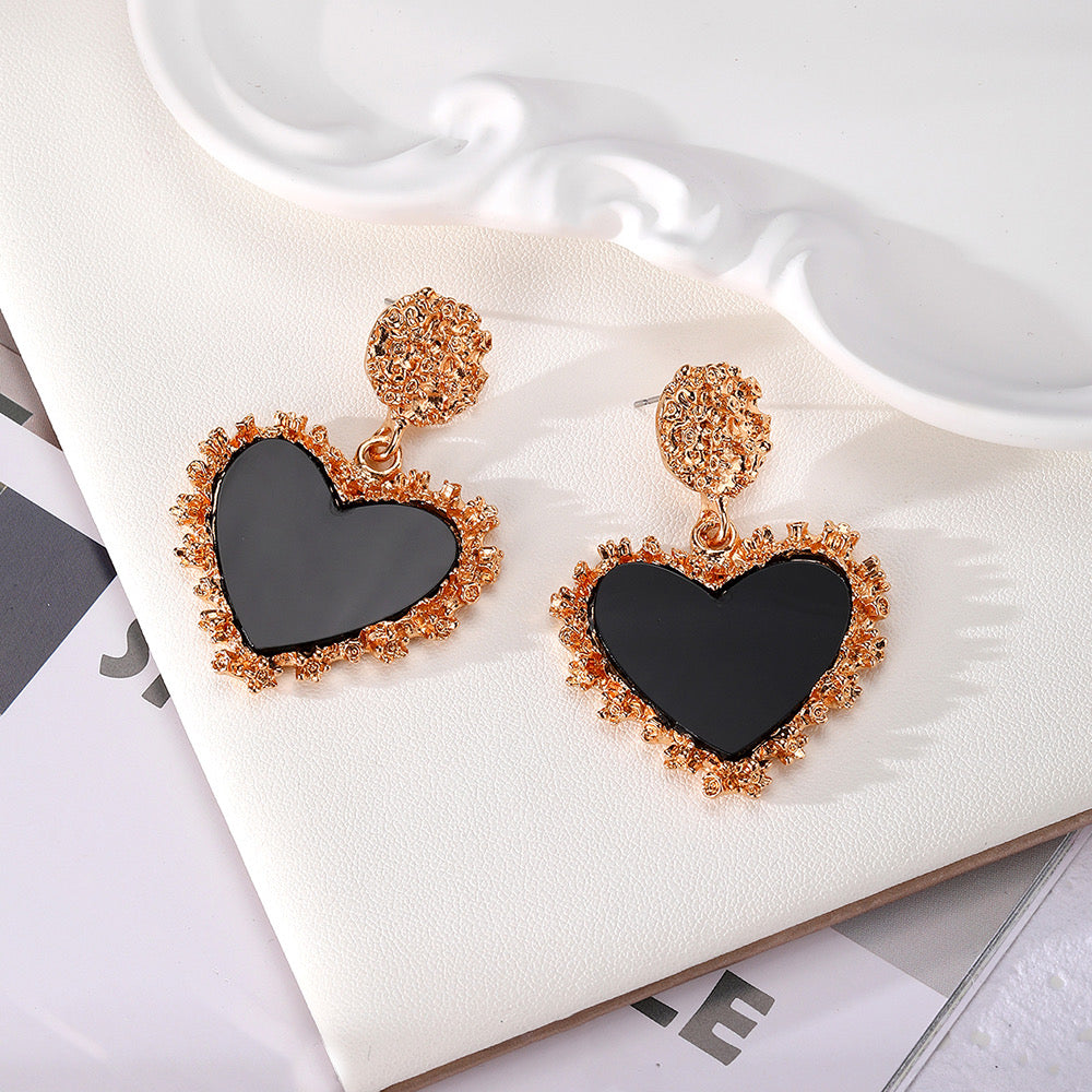 243 aretes corazón negro aleacion