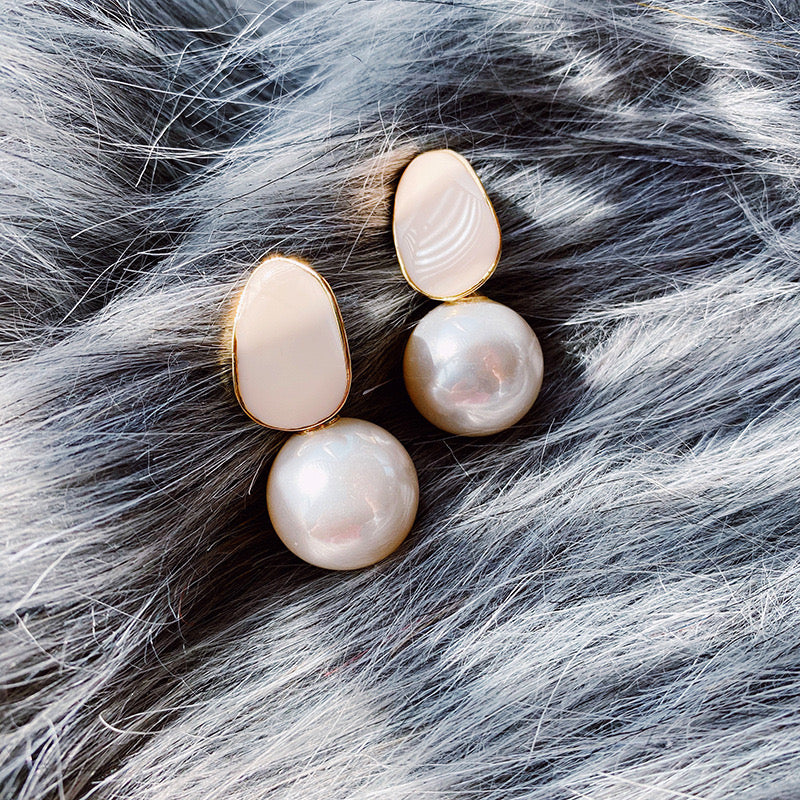 E2607 Aretes perla aleación 3.5cm
