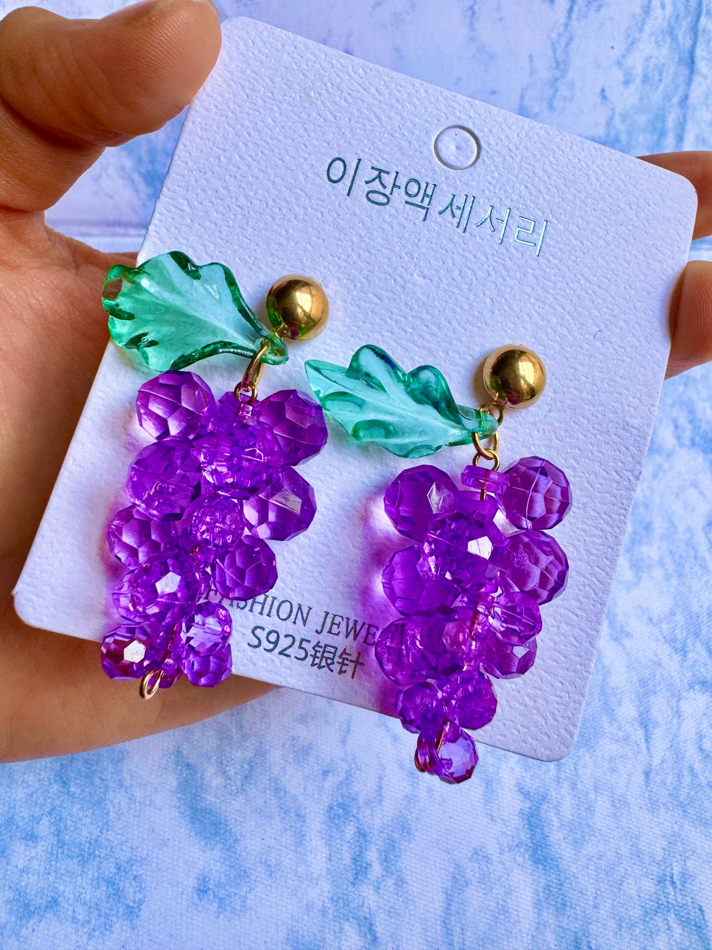 E446 Aretes Tendencia Uvas