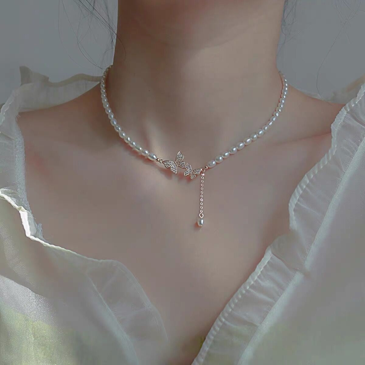 C464 Collar Perlas mariposas aleacion