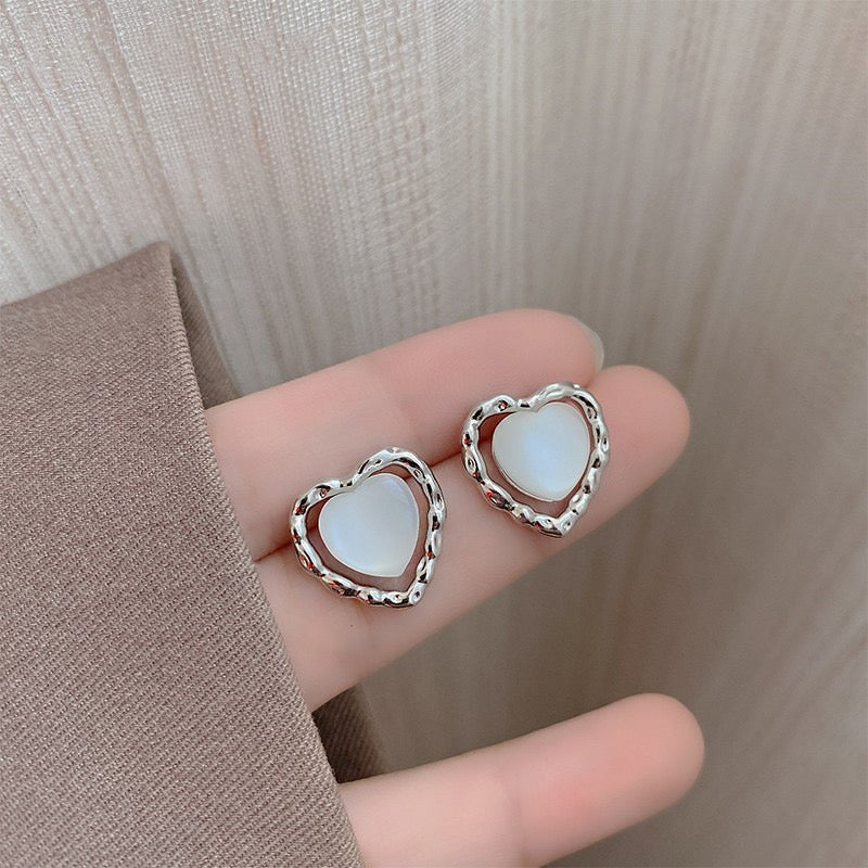 E5937 Aretes corazón plateado perla aleacion 1.5cm