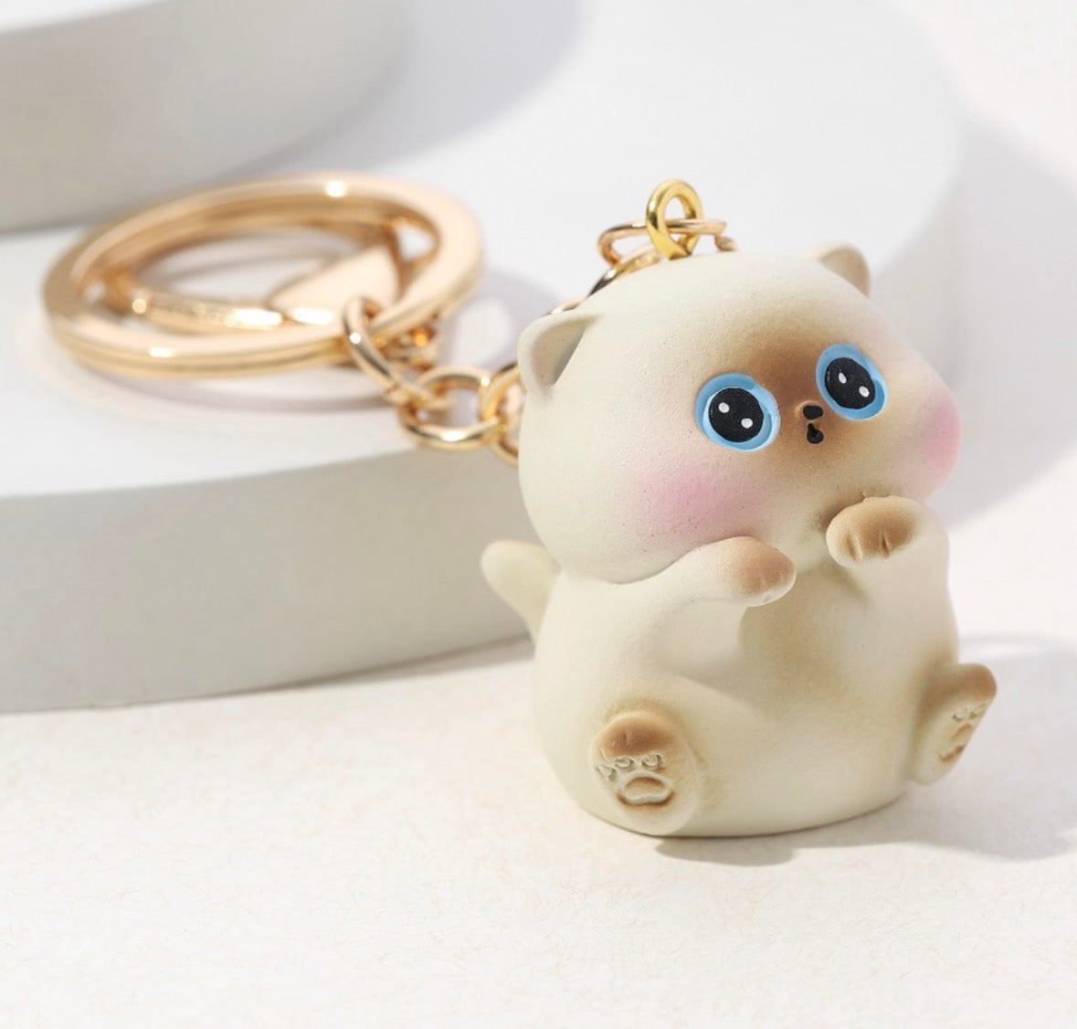 K152 llavero gato animado resina