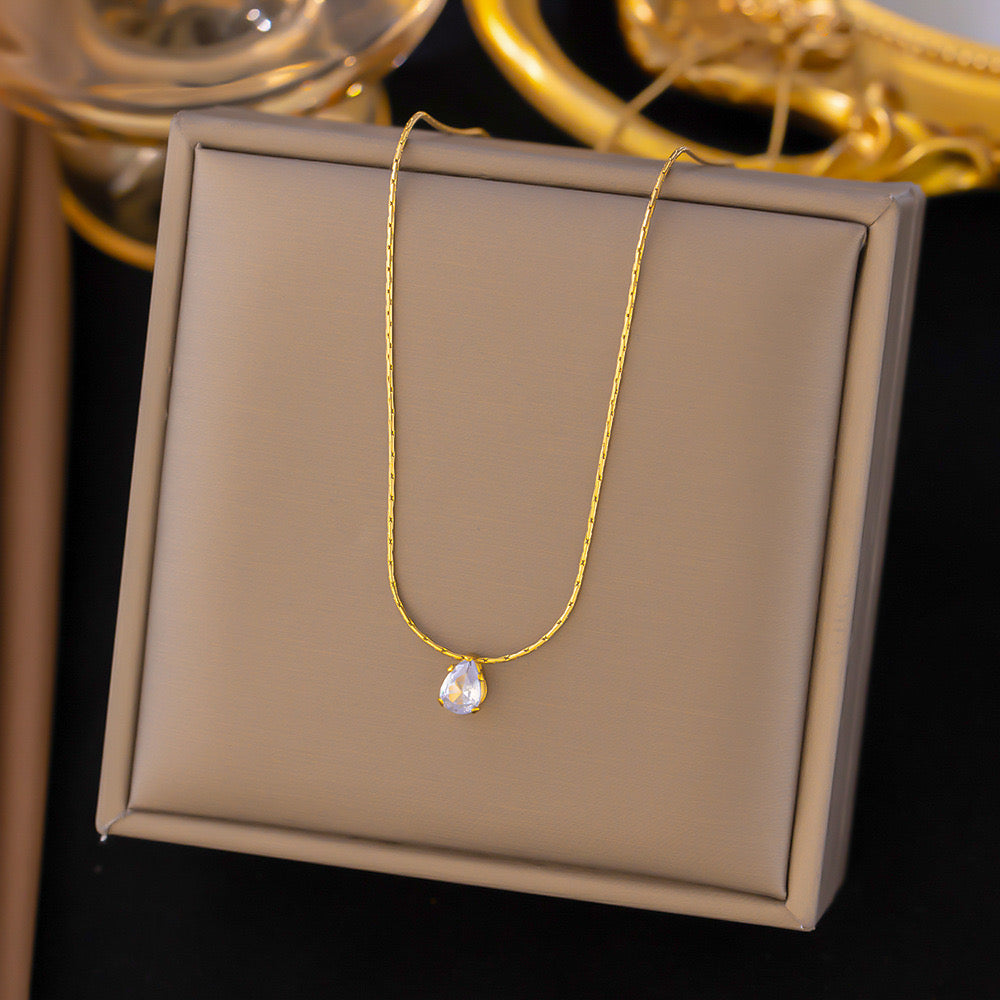 C366 Collar acero inoxidable chapado en oro 18K largo 22cm dije 1cm
