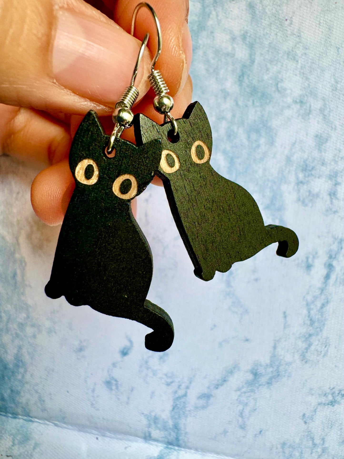 E369 Aretes Gato Negro Madera Halloween