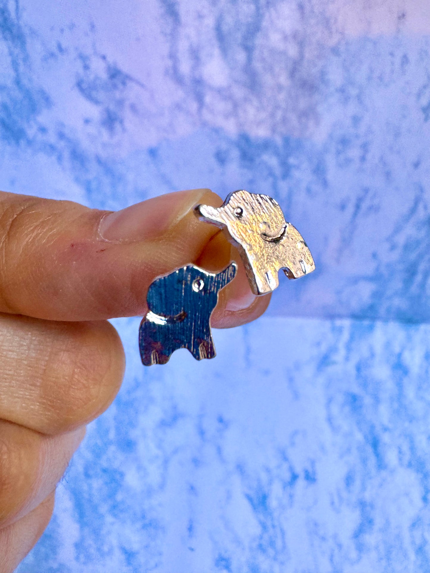 J115 Aretes Plateados Chicos Elefante