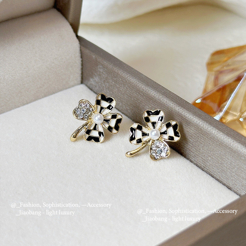 E2841 Aretes trébol de cuatro hojas poste de plata 1.5cm
