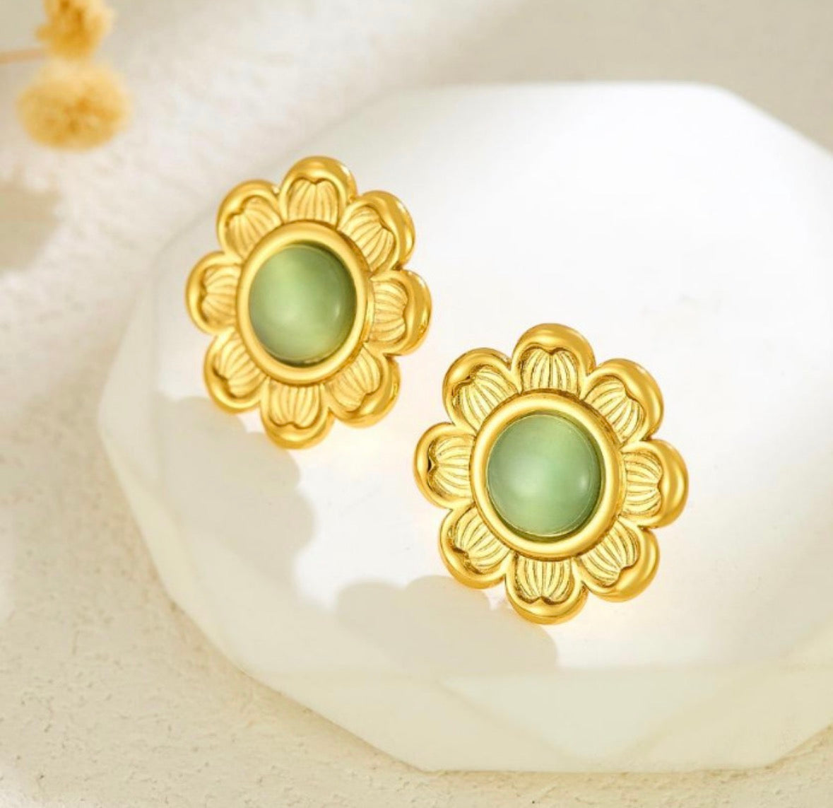 E5514 Aretes flor dorada cristal verde acero inoxidable 3cm