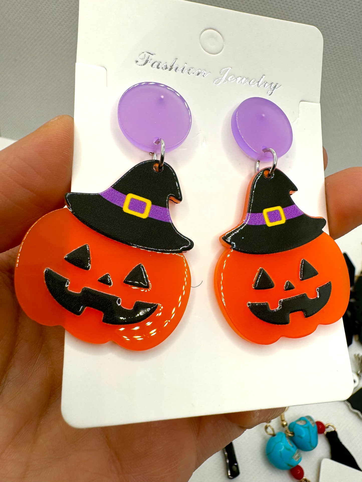 E273 Aretes calabaza bruja Halloween acrílico ligeros