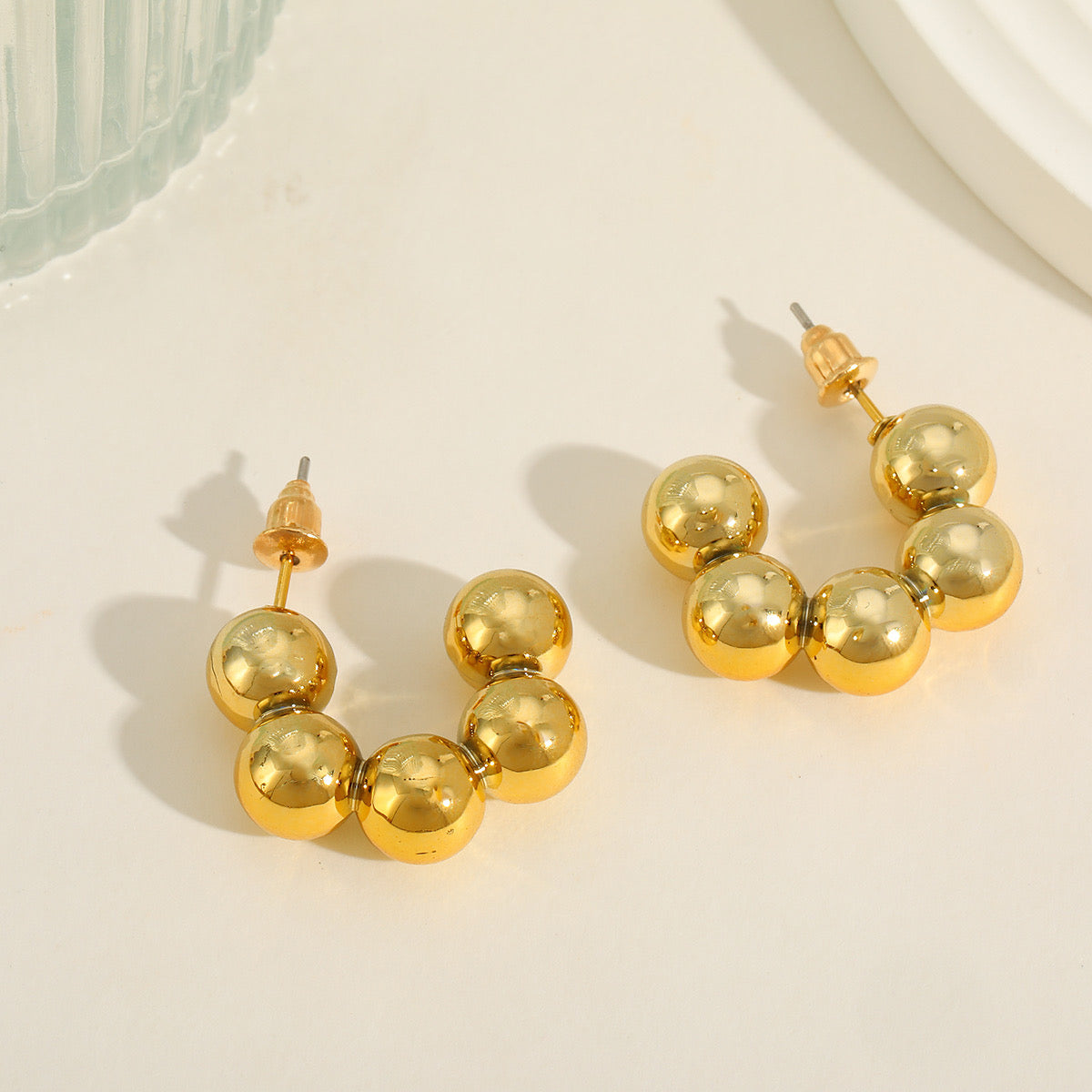 E2723 Arracada dorada aleacion 3cm