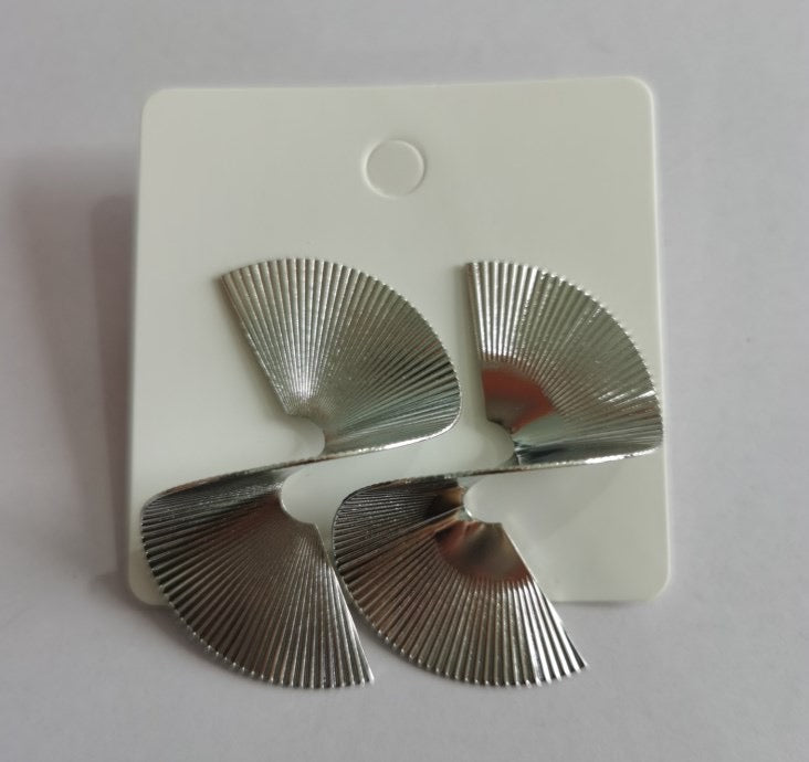 E3670 Aretes plateados estilo vintage aleacion 4cm