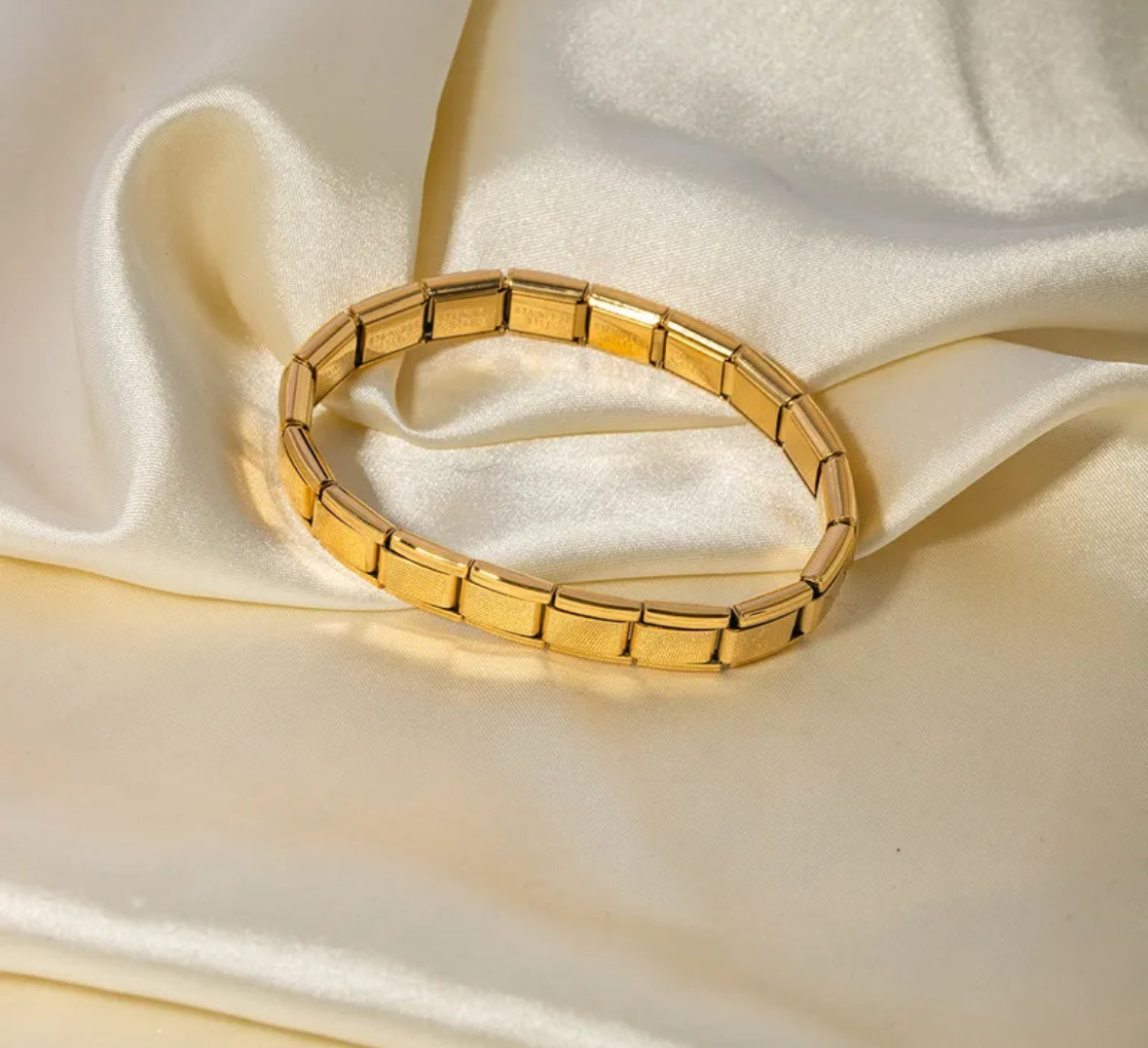 B368 Pulsera italiana dorada acero inoxidable chapado en oro 18k