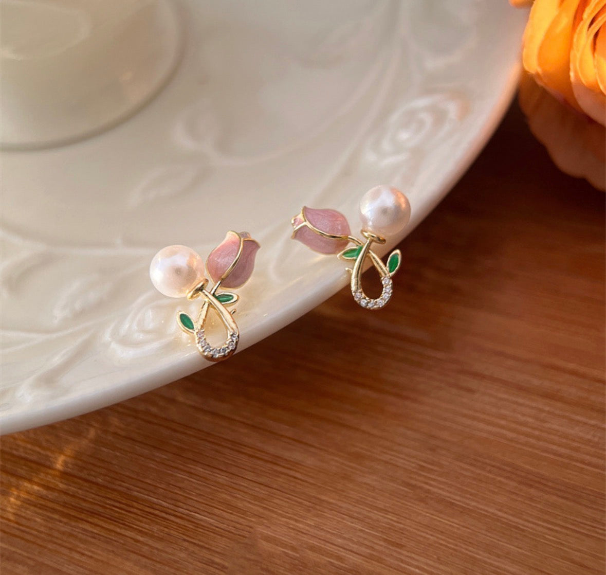 E5461 Aretes tulipán perla aleacion 1.5cm