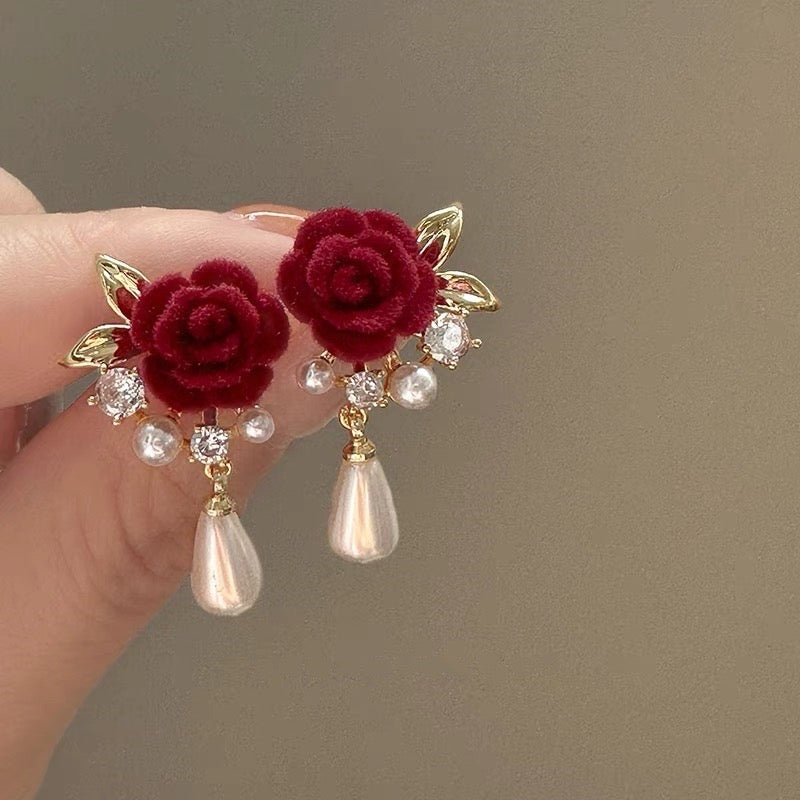 E5916 Aretes rosas terciopelo brillante aleacion 3cm