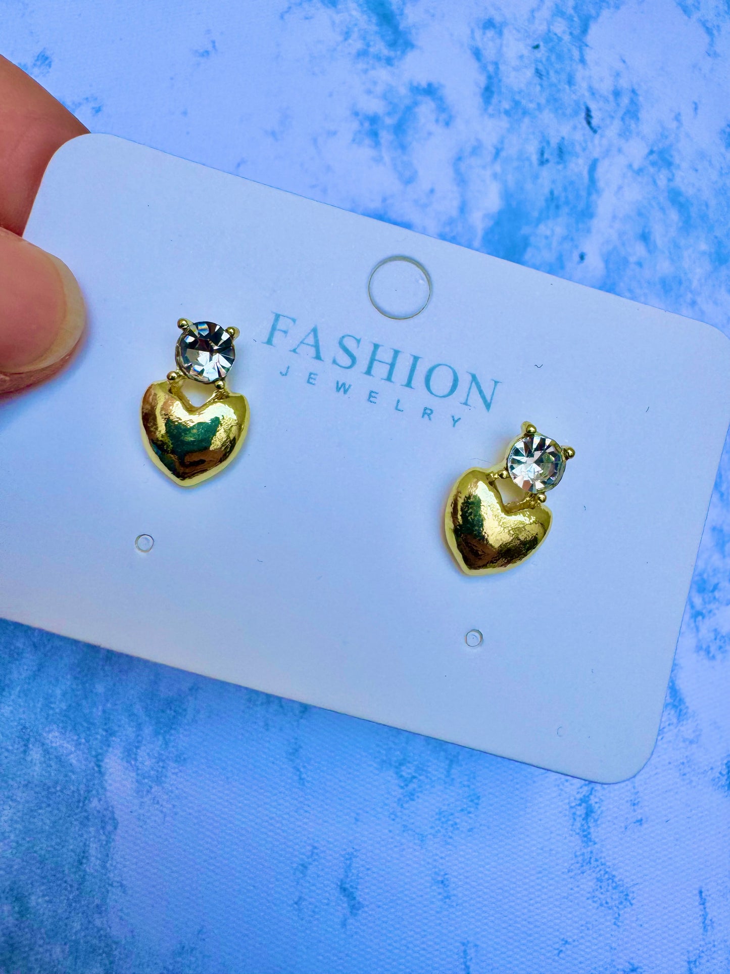 J384D Aretes corazon chico dorado 1.5cm