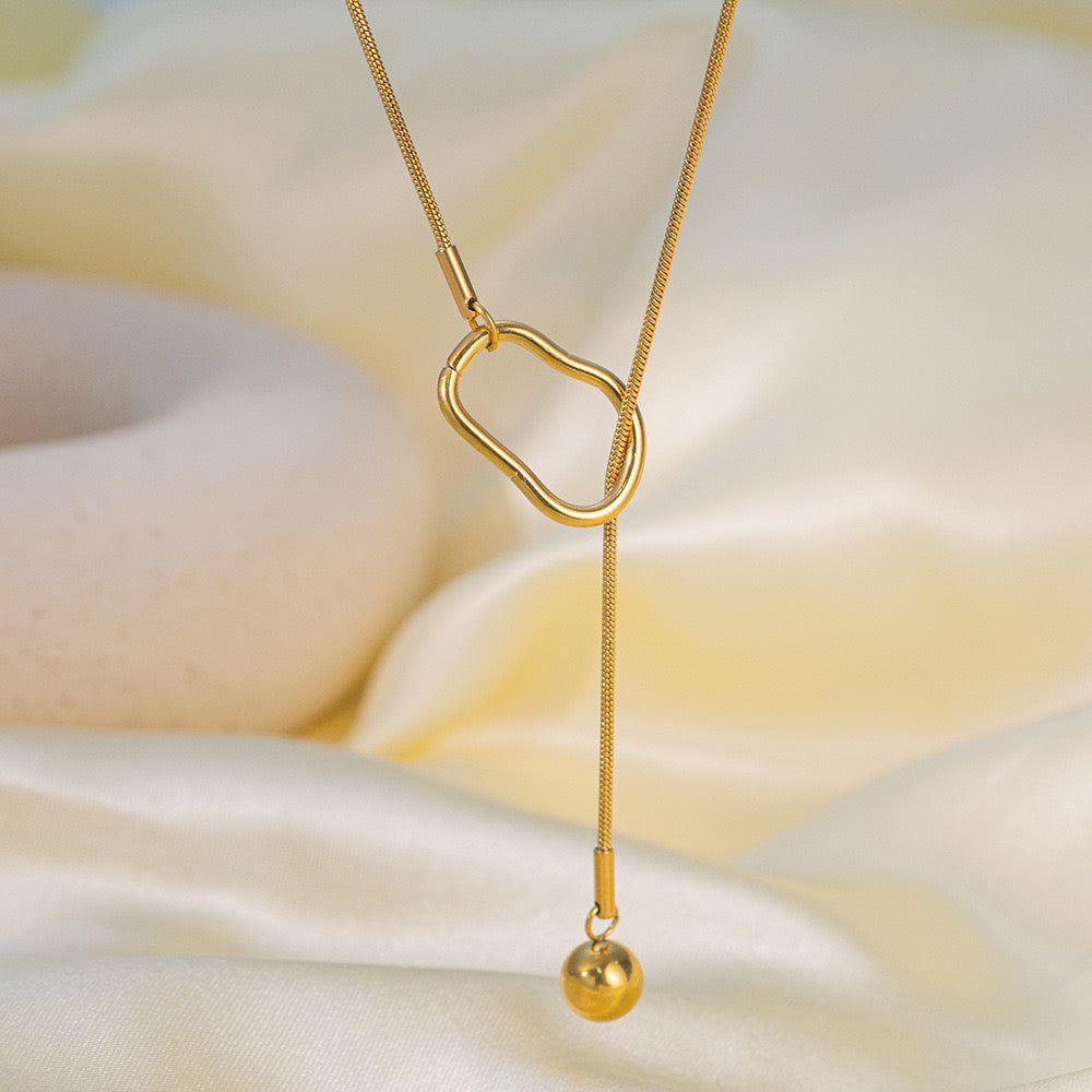 C995 Collar esfera dorada acero inoxidable chapado en oro de 18k 24cm