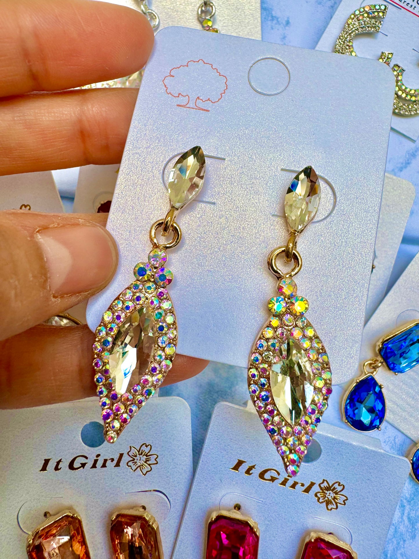 E1886M Aretes cristal tornasol brillante fiesta 5.5 cm