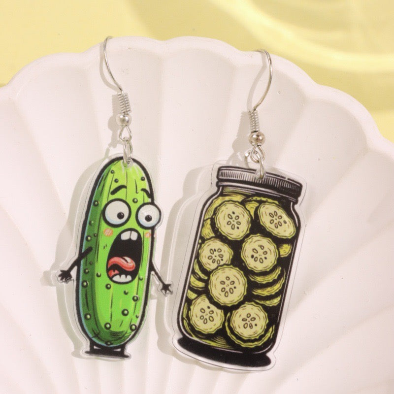 E4501 Aretes divertidos asimétricos Pepino resina 4cm
