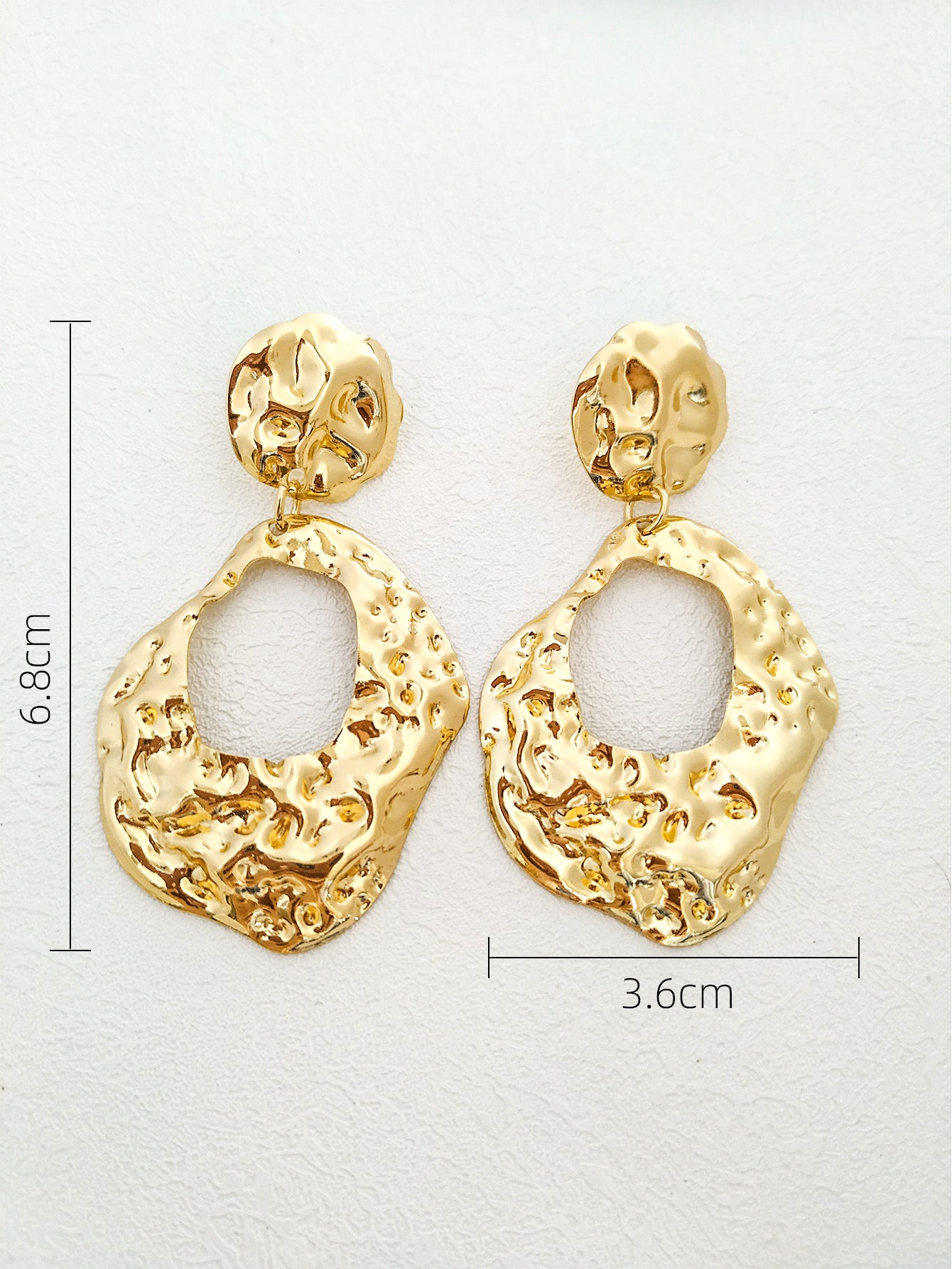 E2124 Aretes dorado metal aleacion ligeros 6.8cm