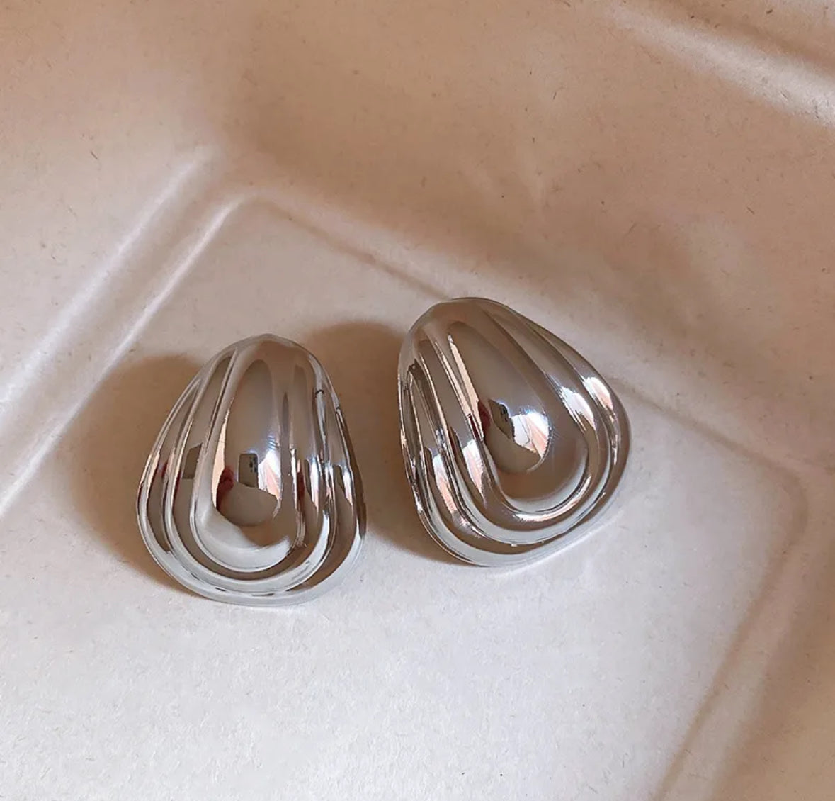 E4598 Aretes gota plateada aleacion 3.5cm