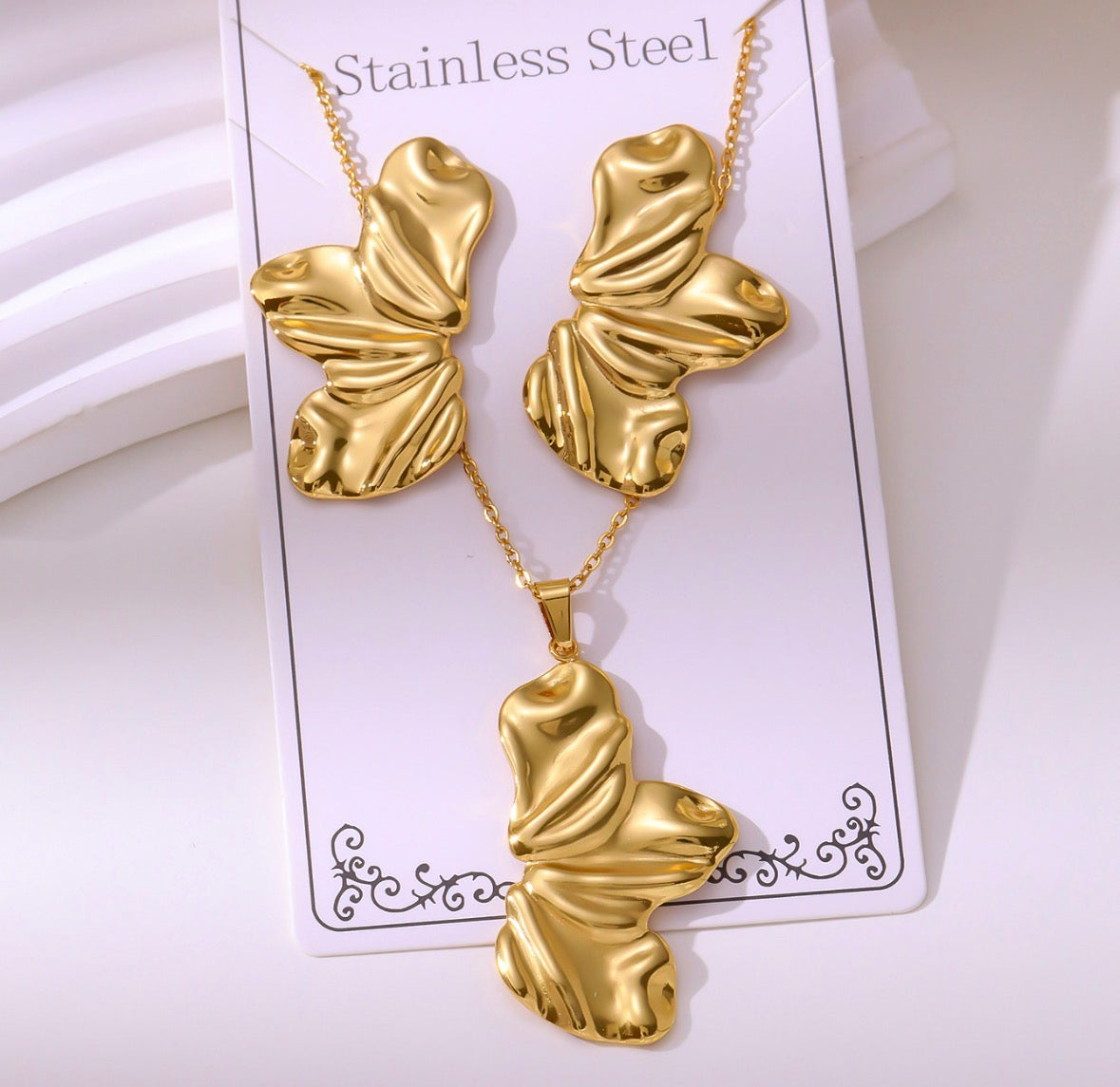 C1284 Conjunto de collar y aretes pétalos dorados acero inoxidable