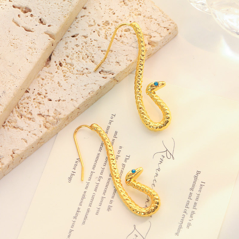E3497 Aretes serpiente dorada aleacion 4.5cm