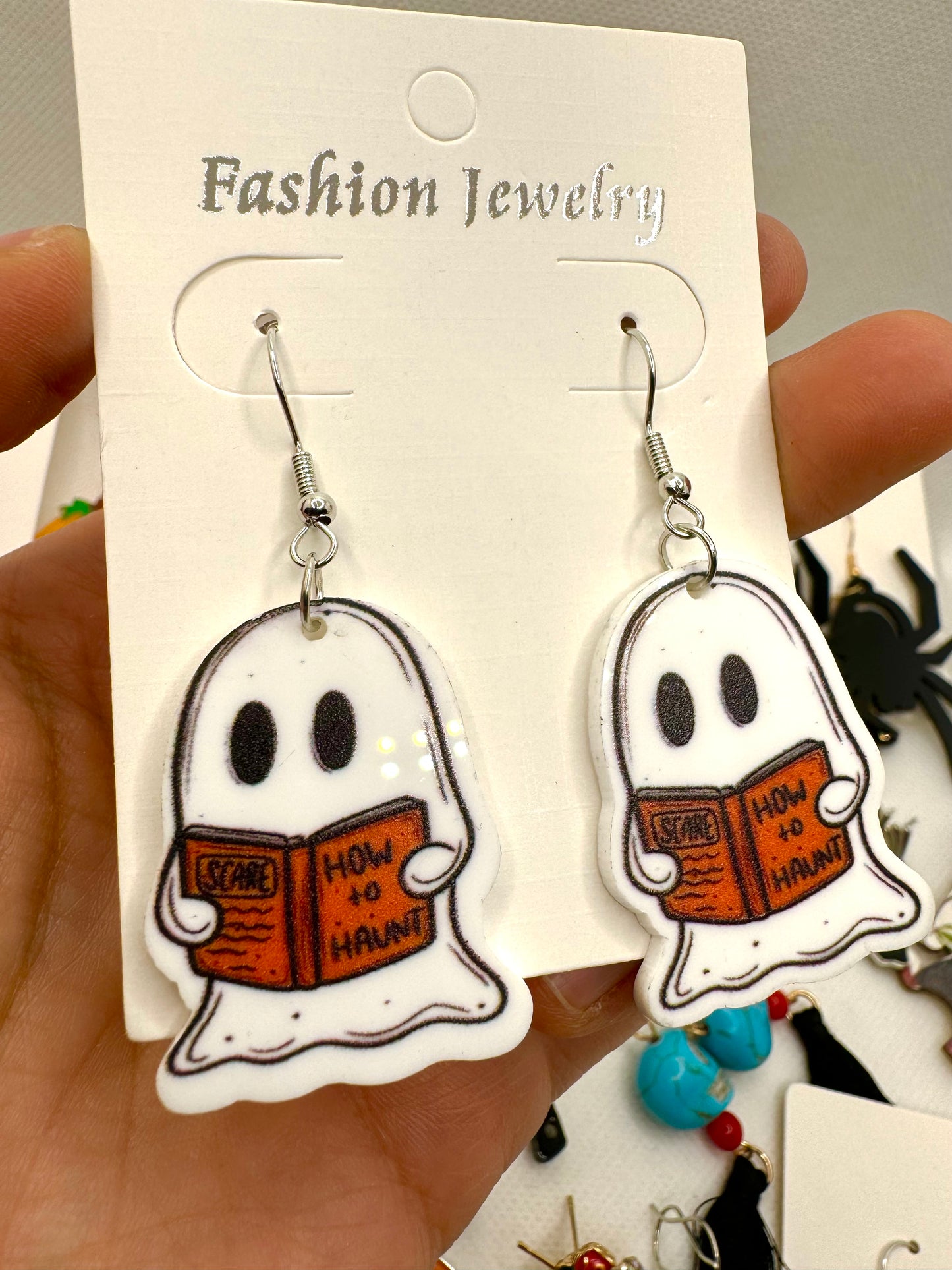 J54 Aretes fantasma acrílico gancho ligeros 5.5cm