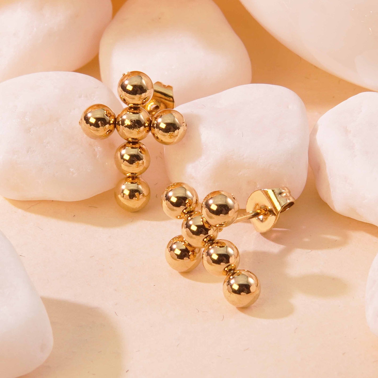 E2853 Aretes cruces acero inoxidable chapado en oro 18k 1.3cm