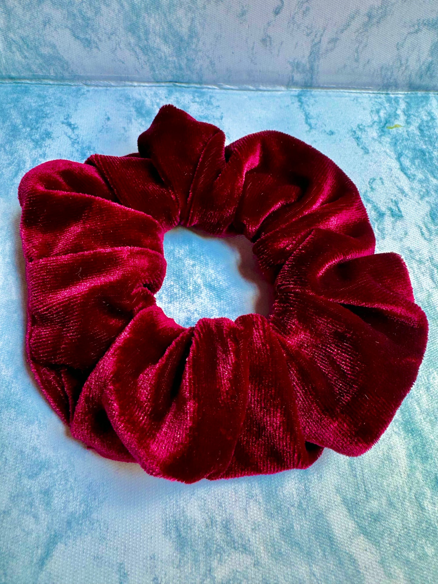 J215G Scrunchie para el cabello gamuza Guinda grande