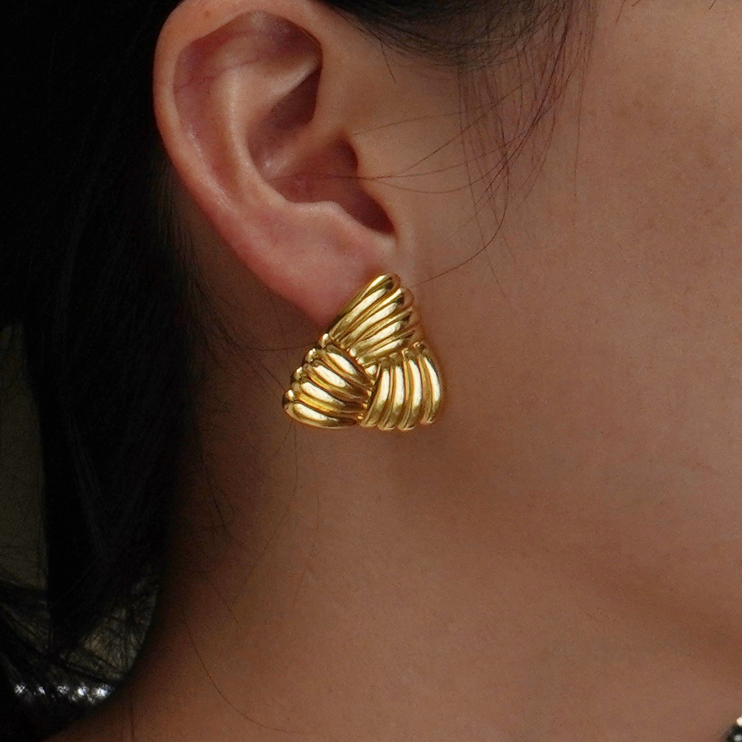 E2829 Aretes triangulo acero inoxidable 3cm
