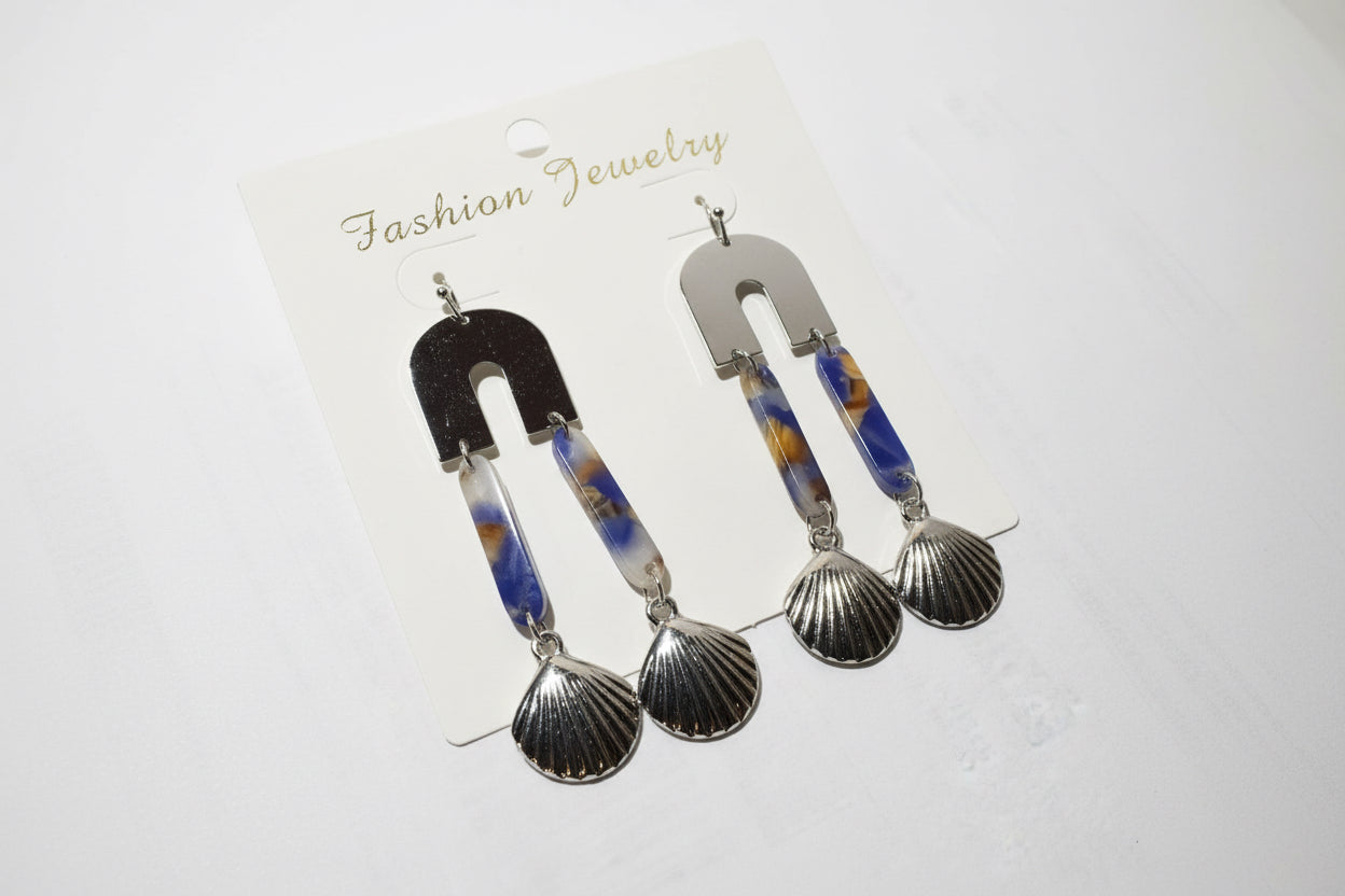 P07 Aretes plateados marmoleados concha de mar aleacion 7.5cm