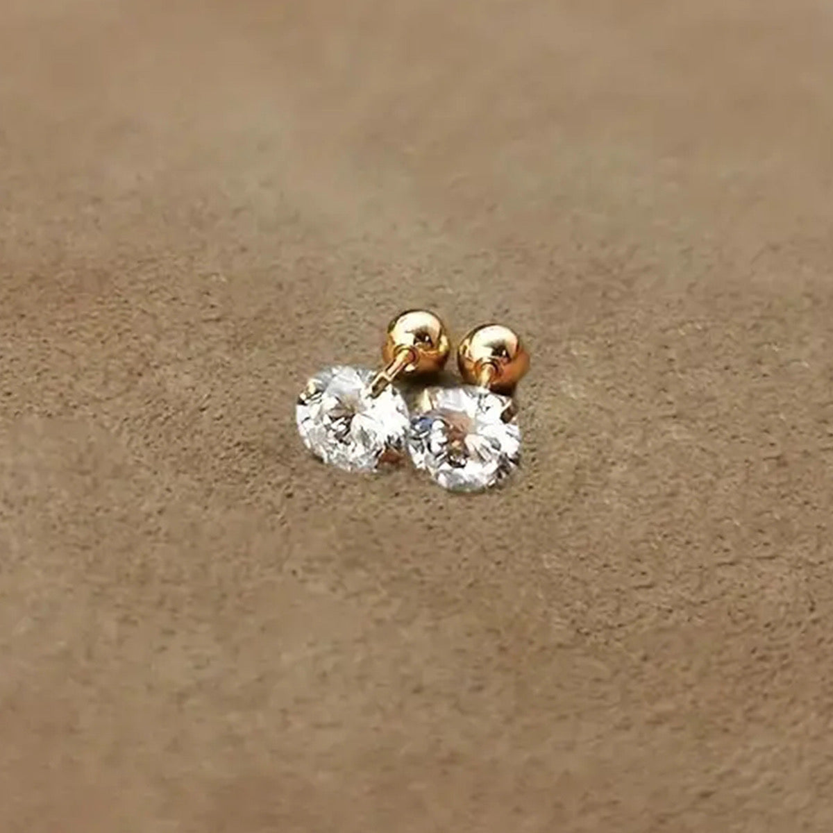E2735 Aretes cristal acero inoxidable chapado en oro 18k 0.5cm