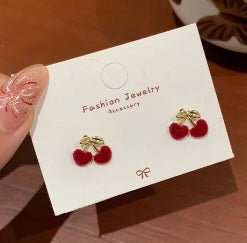 E2322 Aretes cereza gamuza mini 1cm